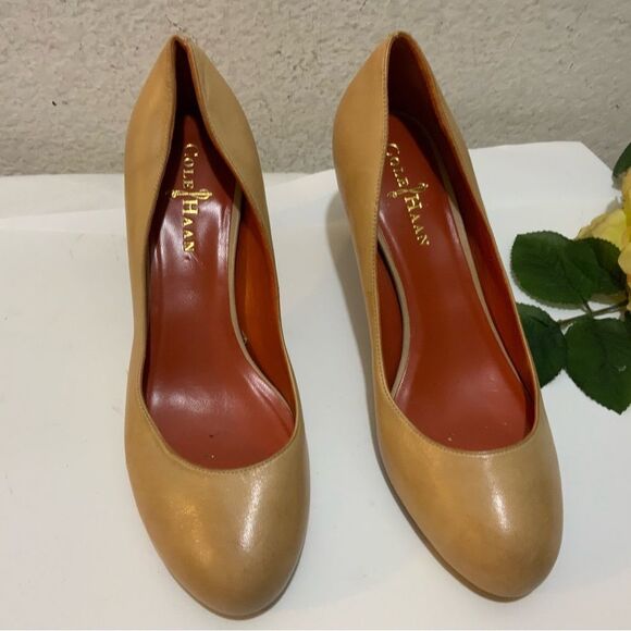 Cole Haan NikeAir Chelsea Tan Patent Leather Low Heel Pumps Size 7B - Picture 6 of 11
